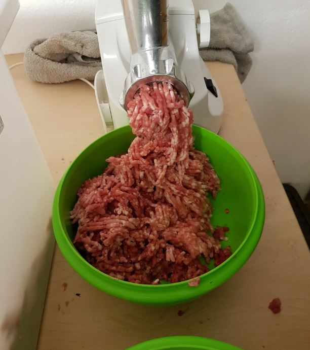 Wurstfleisch grob faschiert